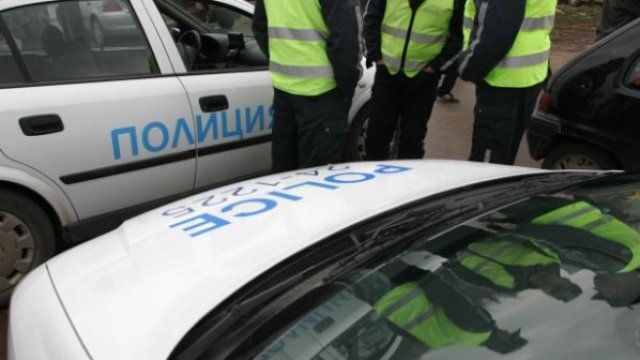 Полицай удари патрулка пред столичното 8-о РУ, а пробата му
