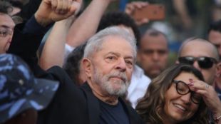 Бившият бразилски президент Луис Инасио Лула да Силва победи настоящия