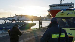Лодка с 40 души потъна в Лесбос 15 бяха извадени