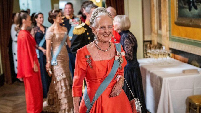 Кралицата на Дания Маргрете II се извини, след като лиши