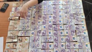 Митнически служители откриха недекларирана валута за над 280 000 лева