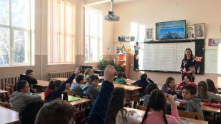 Младите учители до 35 годишна възраст в България са само