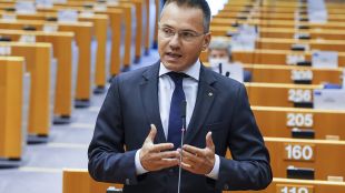 Евродепутатът от ВМРО Европейски консерватори и реформисти Ангел Джамбазки сезира