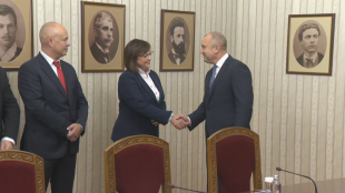 Президентът Румен Радев провежда консултации с БСП за България Държавният