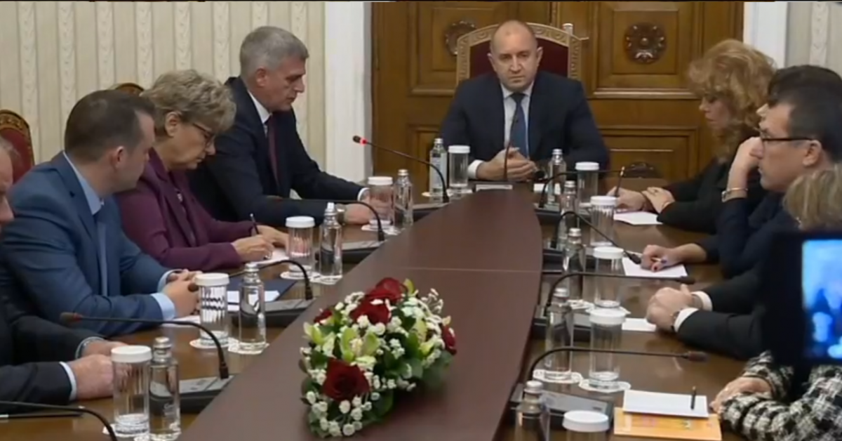 Президентът Румен Радев завършва консултациите с парламентарните сили в 48-ото