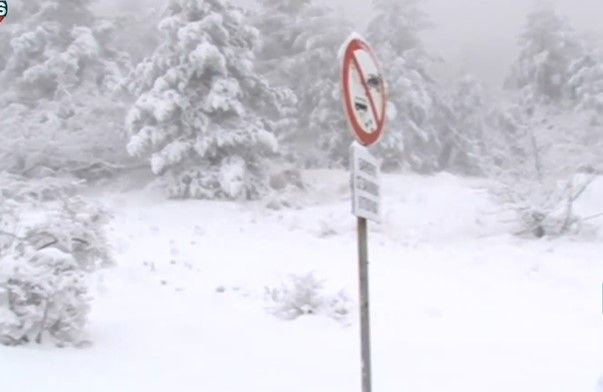 Снежната покривка на прохода Шипка вече е над 25 см.