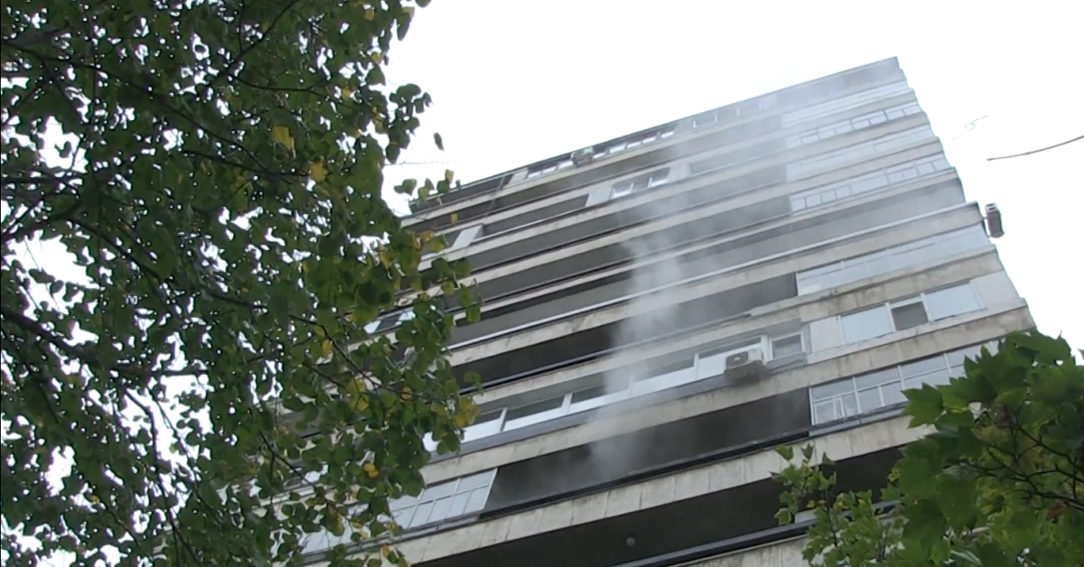 Пожар избухна в 15-етажен блок в района на стадион Локомотив“