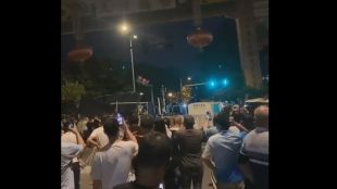 Сблъсъци между демонстранти и полицаи избухнаха тази нощ в Гуанчжоу