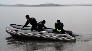 При обход служители на полицията откриха лодката на изчезналите рибари
