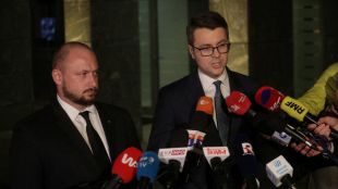 Говорителят на полското правителство Пьотр Мюлер обяви че правителството повишава