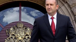 Президентът Румен Радев изразява съболезнования на всички католици в България