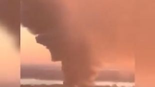 Пожар избухна в петролен склад рано тази сутрин в руската