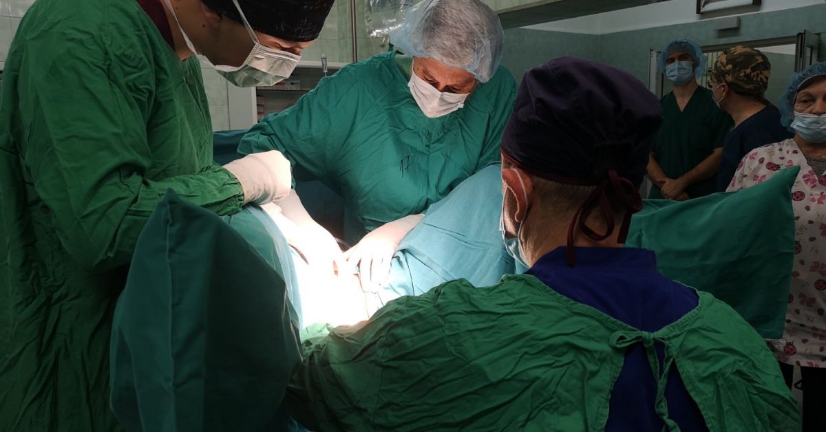 Уникална операция69-годишният пациент имал отвор между пикочния мехур и ректумаСъстоянието