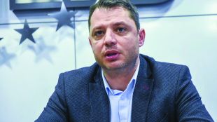 Делян Добрев, председател на парламентарната комисия по енергетика в 48-ото НС, пред „Труд News”: „Промяната“ са затрили половината енергетика на България