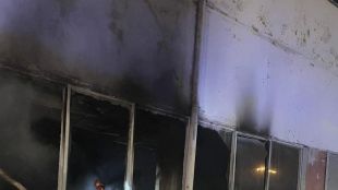 Запалено вътрешно тяло на климатик предизвика пожар в стая за