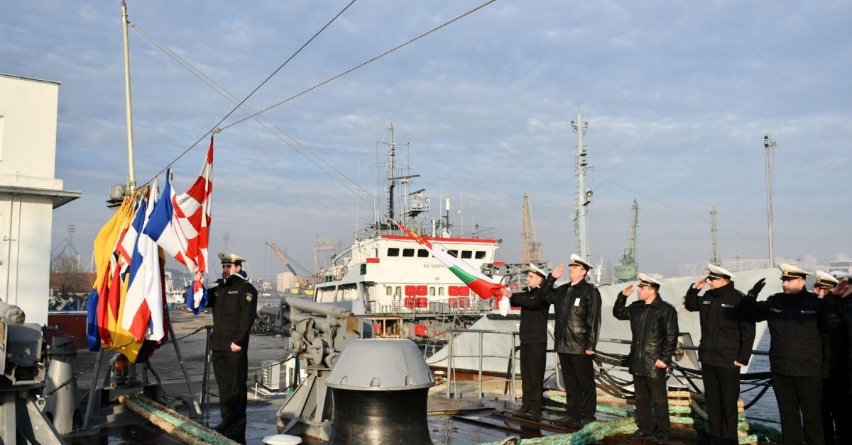 Военноморските сили (ВМС) отпразнуваха тържествено 33-та годишнина от вдигането на