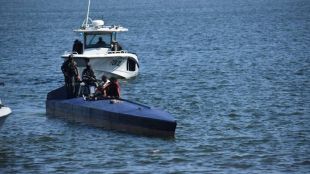 Заловиха две подводници натоварени с 4 5 тона кокаин и плаващи