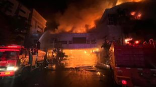 Най малко десет са жертвите при пожар тази нощ в хотелски