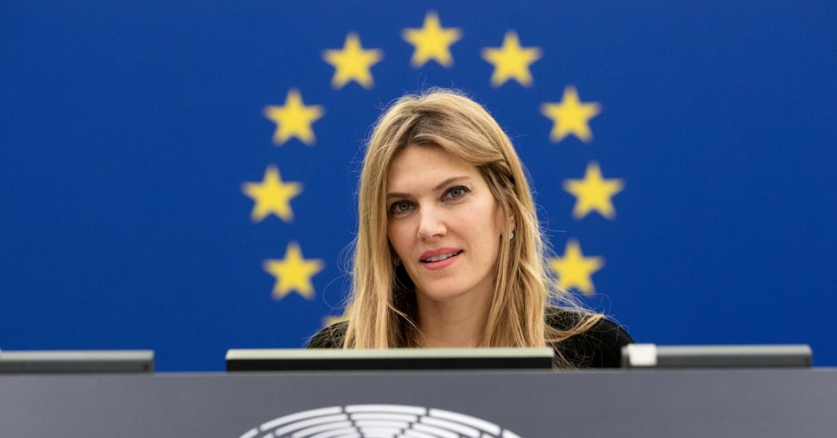 Европейският парламент отне имунитета на бившия си вицепрезидент Ева Кайли,