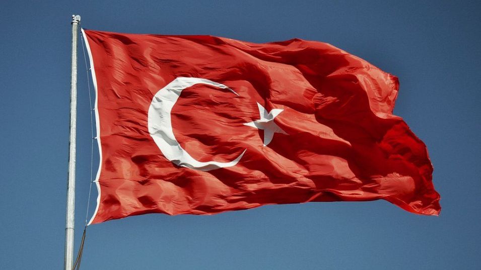 Турските сили за сигурност са арестували двама души при опит