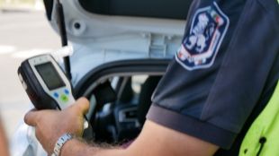 Полицията залови шофьор на товарен автомобил с 2 3 промила алкохол