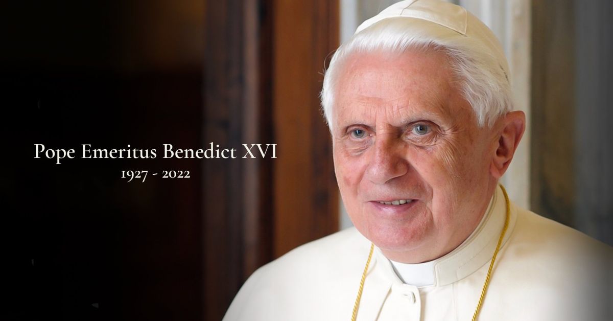 Папа Бенедикт XVI почина на 96-годишна възраст, потвърдиха от Ватикана.“With
