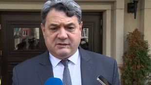 Министърът на вътрешните работи Калин Стоянов внесе предложение до президента