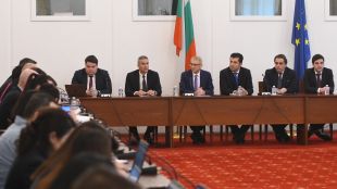 Единствено Демократична България подкрепят правителство с втория мандатГЕРБ ДПС и Възраждане