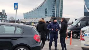 Все още не са заловени извършителите на обира в София