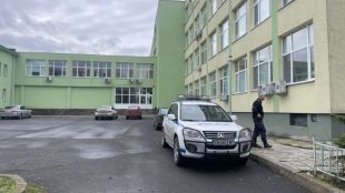 Ученичка от Английската гимназия в Бургас почина в клас информира
