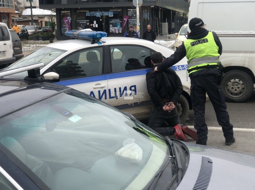 33-годишният мъж, който удари патрулка след гонка в София, е