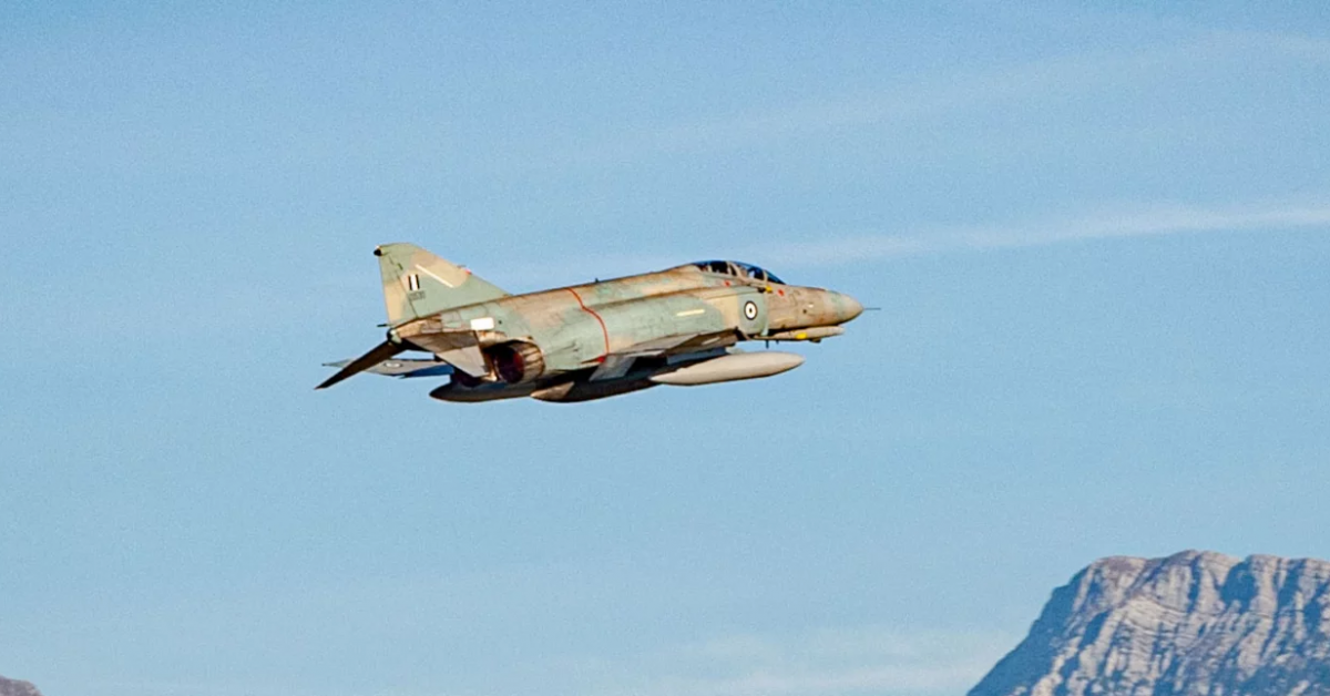 Двуместен изтребител F-4 на гръцките ВВС се разби край Андравида (обновена)