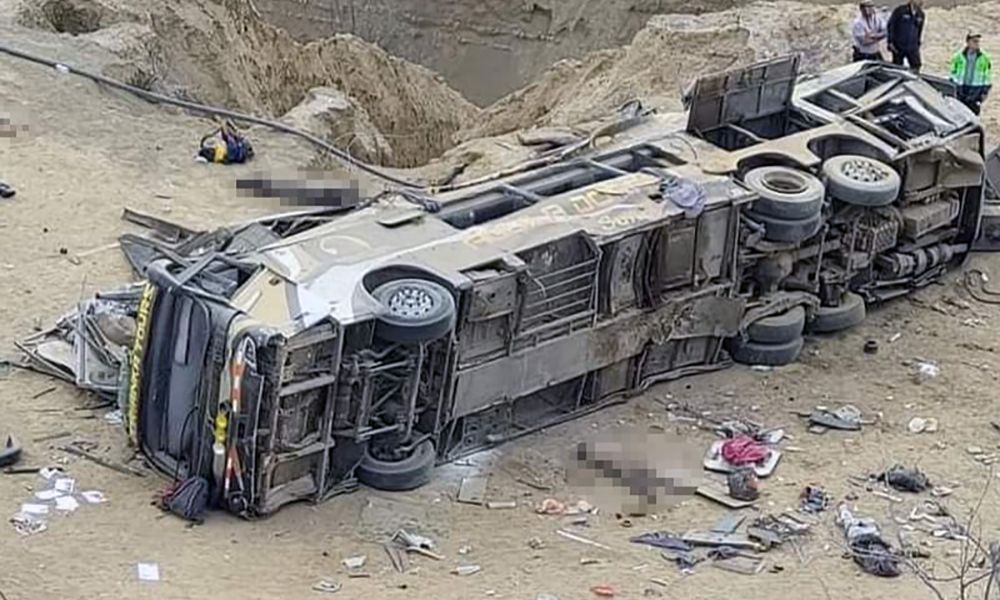 Aвтобус падна от скала в Перу, има десетки жертви и ранени