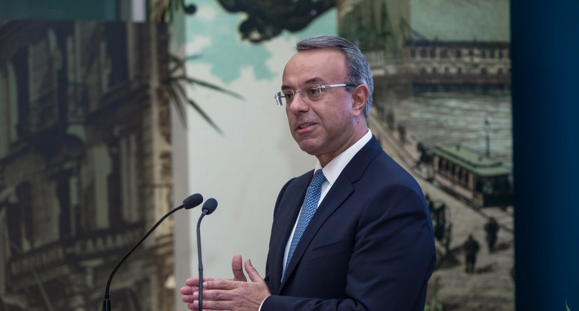 Министърът на финансите Христос Стайкурас обяви, че правителството продължи компенсациите