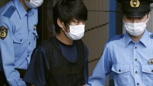 Японски прокурори официално повдигнаха обвинение на мъжа заподозрян в убийството