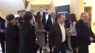 Посланичката на САЩ Херо Мустафа събрала в хотел София Балкан
