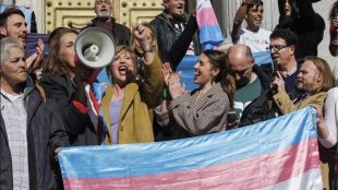 Испанският парламент прие окончателно закон за свободен избор на пола
