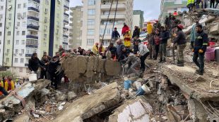 Мъж с българско гражданство е в неизвестност след земетресението в