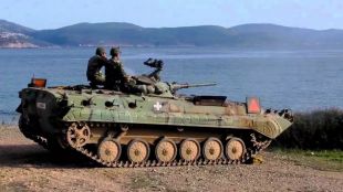 Гърция е предоставила на Украйна боеприпаси и 20 бойни машини
