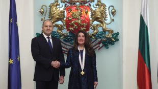 Президентът Румен Радев връчи орден Мадарски конник първа степен на