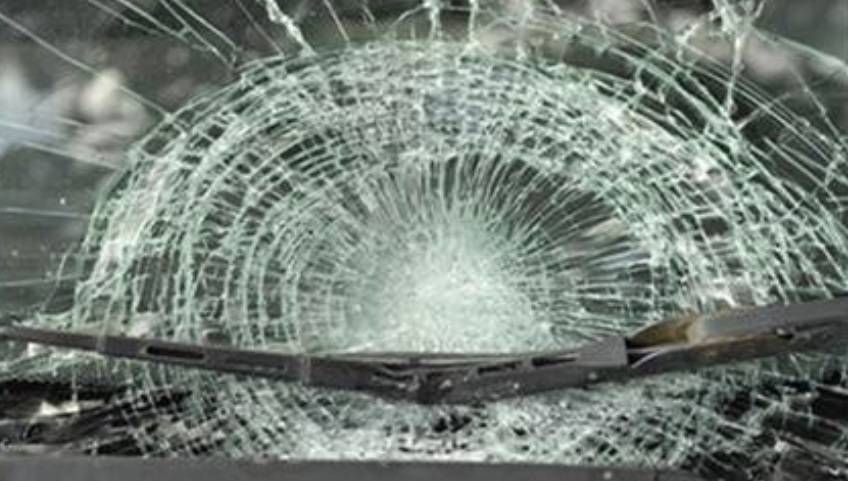 Кола падна в 10-метрова пропаст по пътя Ардино-Кърджали, съобщиха от