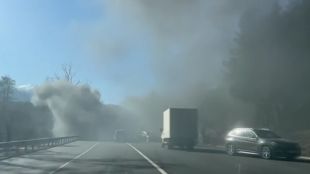Пътниците в автомобила са невредимиАвтомобил се самозапали на пътя Симитли