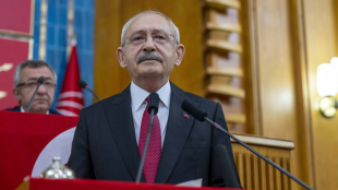 Лидерът на основната опозиционна Народнорепубликанска партия НРП Кемал Кълъчдароглу номиниран