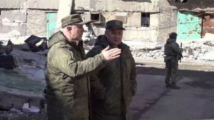 Градът още е под украински контролУкраинските и руските въоръжени сили