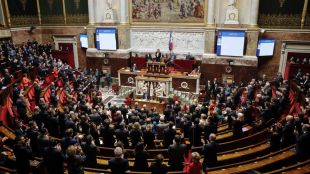 Изключително разпалени дебати предшестваха гласуванетоПравителството на френския президент Еманюел Макрон