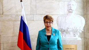 Руската посланичка у нас Елеонора Митрофанова поздрави България за националния