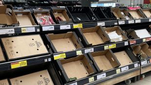 Недостигът на стоки във Великобритания се задълбочава Периодично различни хранителни