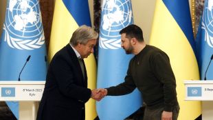 Генералният секретар на ООН Антониу Гутериш и президентът на Украйна