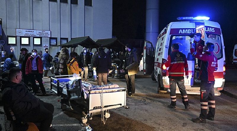 Един пациент загина при пожар в болница в Истанбул, разразил