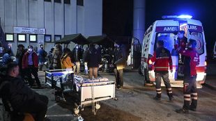 Един пациент загина при пожар в болница в Истанбул разразил